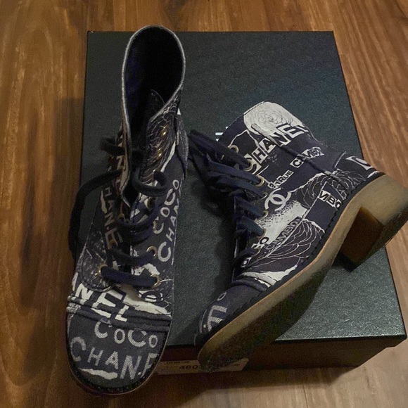 Graffiti combat boot by chanel worn a few times - Picture 6 of 6